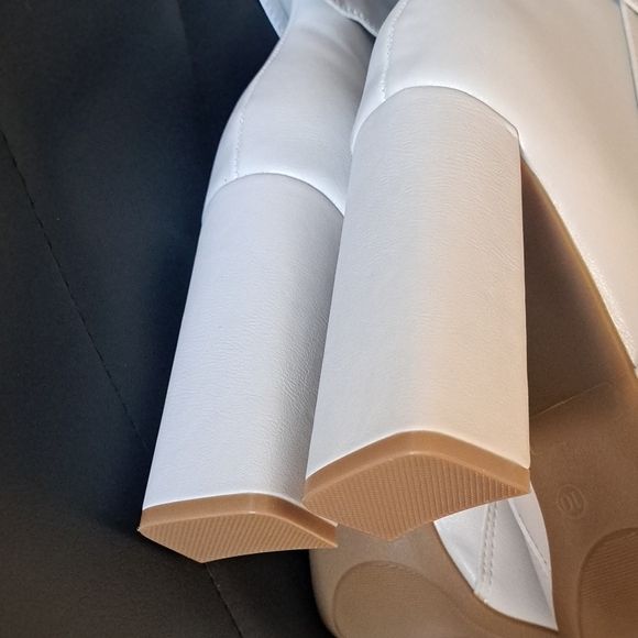 Nwot Beige Knee-High Boots - Picture 6 of 8